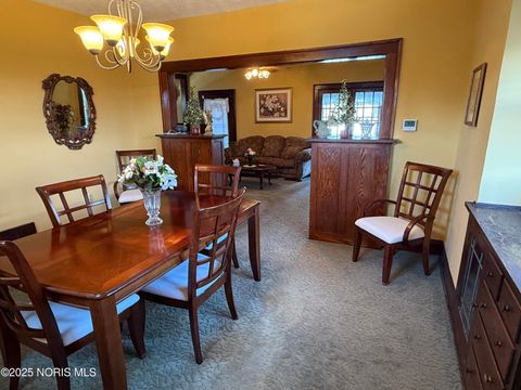 Tiny photo for 2554 York Street, Toledo, OH 43605 (MLS # 10002072)