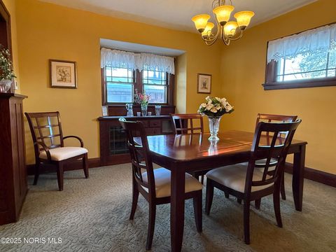 Tiny photo for 2554 York Street, Toledo, OH 43605 (MLS # 10002072)