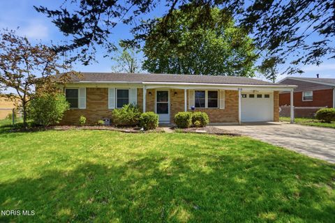 Photo of 916 Daggett Avenue, Napoleon, OH 43545 (MLS # 10005965)