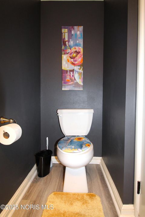 Tiny photo for 6818 Fenwyck Road #Apt 5, Maumee, OH 43537 (MLS # 10000416)