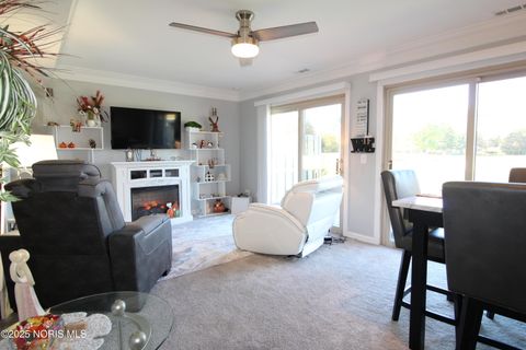 Tiny photo for 6818 Fenwyck Road #Apt 5, Maumee, OH 43537 (MLS # 10000416)