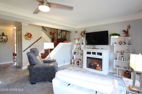 Tiny photo for 6818 Fenwyck Road #Apt 5, Maumee, OH 43537 (MLS # 10000416)