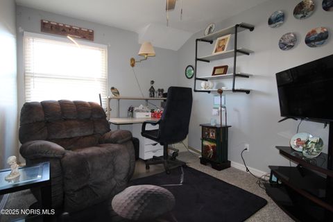 Tiny photo for 6818 Fenwyck Road #Apt 5, Maumee, OH 43537 (MLS # 10000416)