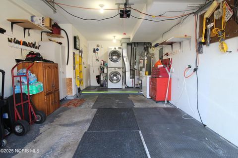 Tiny photo for 6818 Fenwyck Road #Apt 5, Maumee, OH 43537 (MLS # 10000416)