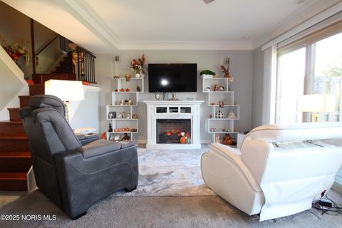 Tiny photo for 6818 Fenwyck Road #Apt 5, Maumee, OH 43537 (MLS # 10000416)
