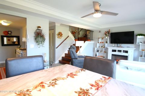 Tiny photo for 6818 Fenwyck Road #Apt 5, Maumee, OH 43537 (MLS # 10000416)