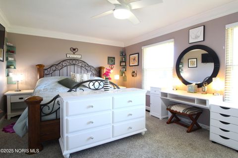 Tiny photo for 6818 Fenwyck Road #Apt 5, Maumee, OH 43537 (MLS # 10000416)