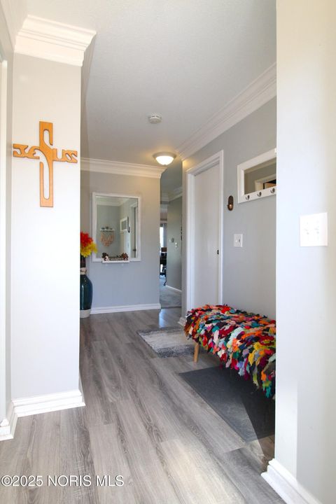 Tiny photo for 6818 Fenwyck Road #Apt 5, Maumee, OH 43537 (MLS # 10000416)