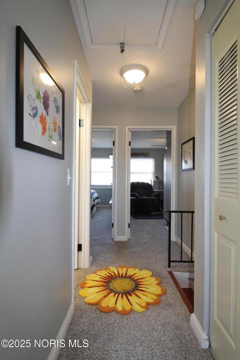 Tiny photo for 6818 Fenwyck Road #Apt 5, Maumee, OH 43537 (MLS # 10000416)