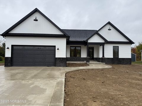 Photo of 432 Linden Drive, Pemberville, OH 43450 (MLS # 10001685)