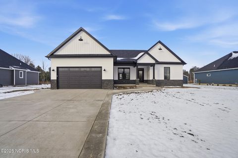 Photo of 432 Linden Drive, Pemberville, OH 43450 (MLS # 10001685)