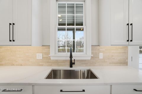 Tiny photo for 432 Linden Drive, Pemberville, OH 43450 (MLS # 10001685)