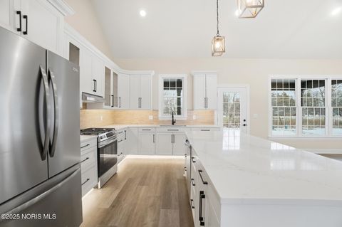 Tiny photo for 432 Linden Drive, Pemberville, OH 43450 (MLS # 10001685)