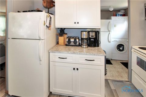 Tiny photo for 1660 N Compass Avenue, Port Clinton, OH 43452 (MLS # 10004379)