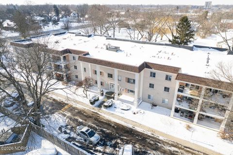 Tiny photo for 3010 W Central Avenue #Apt 105, Toledo, OH 43606 (MLS # 10003570)