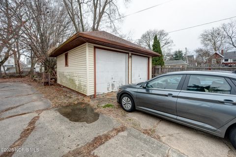 Tiny photo for 4322 Lowe Road, Toledo, OH 43612 (MLS # 10002493)