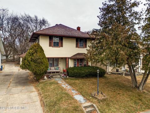 Photo of 4322 Lowe Road, Toledo, OH 43612 (MLS # 10002493)