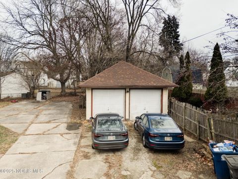 Tiny photo for 4322 Lowe Road, Toledo, OH 43612 (MLS # 10002493)