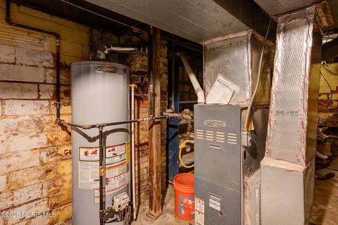 Tiny photo for 4322 Lowe Road, Toledo, OH 43612 (MLS # 10002493)