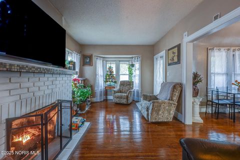 Tiny photo for 4322 Lowe Road, Toledo, OH 43612 (MLS # 10002493)