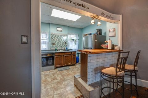 Tiny photo for 4322 Lowe Road, Toledo, OH 43612 (MLS # 10002493)