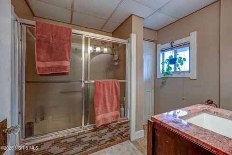 Tiny photo for 4322 Lowe Road, Toledo, OH 43612 (MLS # 10002493)