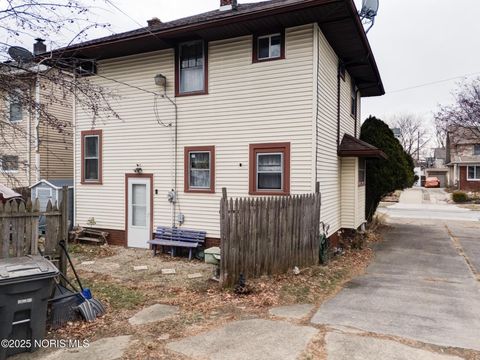 Tiny photo for 4322 Lowe Road, Toledo, OH 43612 (MLS # 10002493)