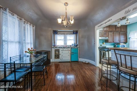 Tiny photo for 4322 Lowe Road, Toledo, OH 43612 (MLS # 10002493)