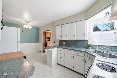 Tiny photo for 3137 Winston Boulevard, Toledo, OH 43614 (MLS # 10010954)