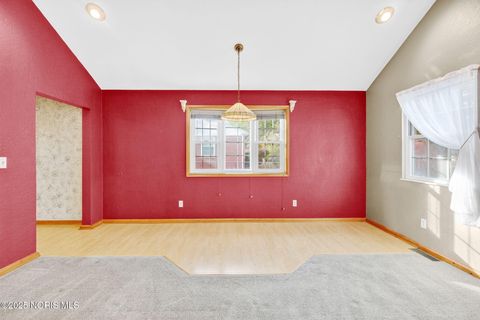 Tiny photo for 2901 Evergreen Road, Toledo, OH 43606 (MLS # 10000985)