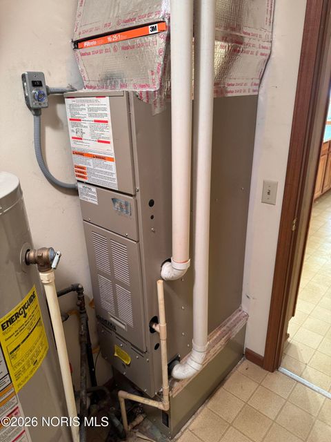 Tiny photo for 910 Melody Lane, Napoleon, OH 43545 (MLS # 10002915)