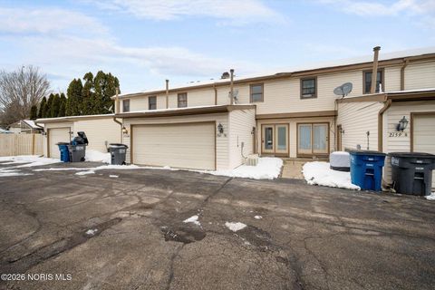 Tiny photo for 2161 Winterset Drive, Toledo, OH 43614 (MLS # 10003832)