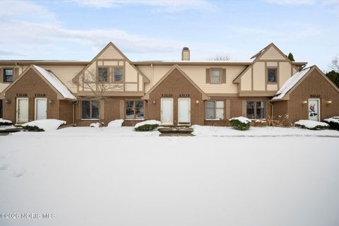 Tiny photo for 2161 Winterset Drive, Toledo, OH 43614 (MLS # 10003832)