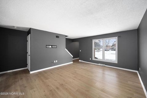 Tiny photo for 2161 Winterset Drive, Toledo, OH 43614 (MLS # 10003832)