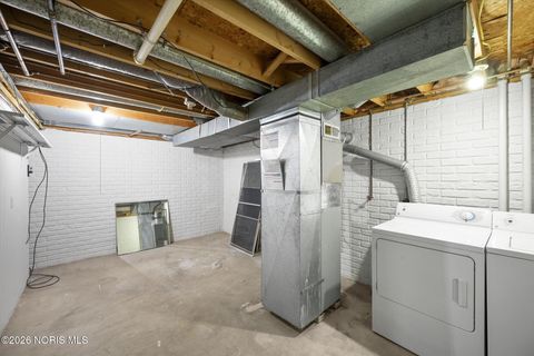 Tiny photo for 2161 Winterset Drive, Toledo, OH 43614 (MLS # 10003832)