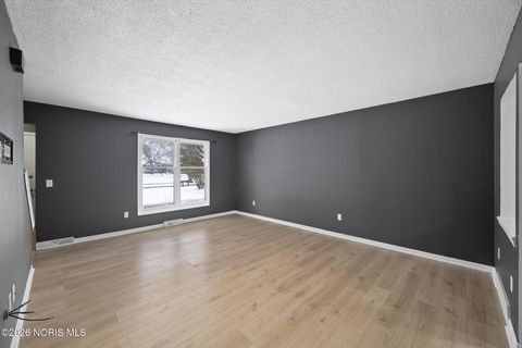 Tiny photo for 2161 Winterset Drive, Toledo, OH 43614 (MLS # 10003832)