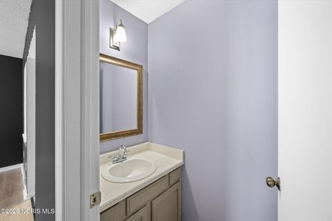 Tiny photo for 2161 Winterset Drive, Toledo, OH 43614 (MLS # 10003832)