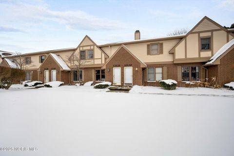 Tiny photo for 2161 Winterset Drive, Toledo, OH 43614 (MLS # 10003832)