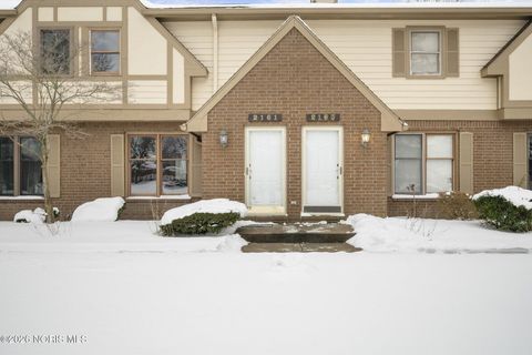 Tiny photo for 2161 Winterset Drive, Toledo, OH 43614 (MLS # 10003832)