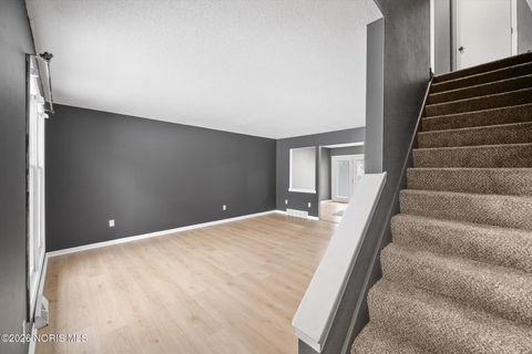 Tiny photo for 2161 Winterset Drive, Toledo, OH 43614 (MLS # 10003832)