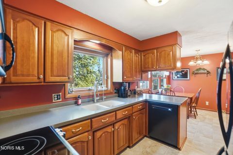 Tiny photo for 130 Oakland Avenue, Findlay, OH 45840 (MLS # 10005076)