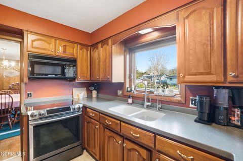 Tiny photo for 130 Oakland Avenue, Findlay, OH 45840 (MLS # 10005076)