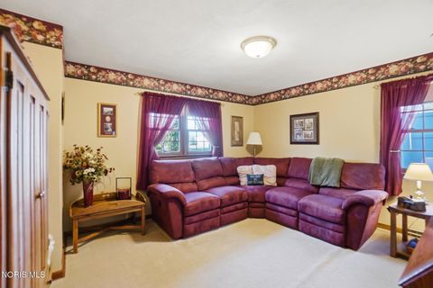 Tiny photo for 130 Oakland Avenue, Findlay, OH 45840 (MLS # 10005076)