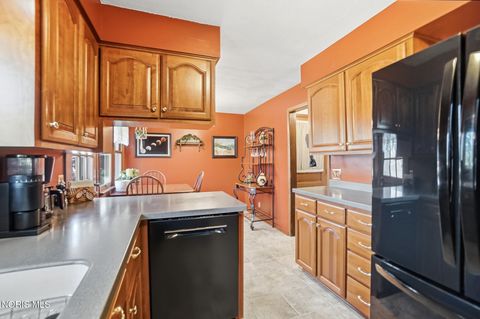 Tiny photo for 130 Oakland Avenue, Findlay, OH 45840 (MLS # 10005076)