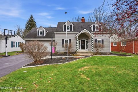 Photo of 331 Fairlawn Place, Findlay, OH 45840 (MLS # 10002641)