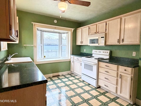 Tiny photo for 612 Thurston Street, Toledo, OH 43605 (MLS # 10014760)