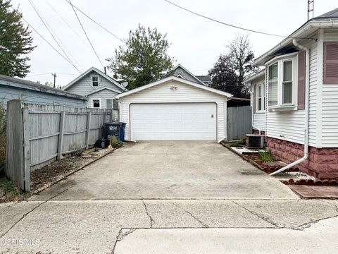 Tiny photo for 612 Thurston Street, Toledo, OH 43605 (MLS # 10014760)