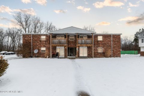 Photo of 1332 Brooke Park Drive, Toledo, OH 43612 (MLS # 10003488)