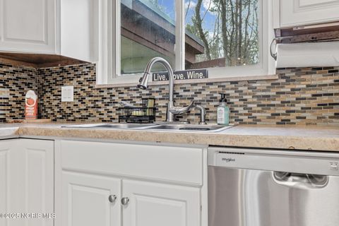 Tiny photo for 1626 Glenfield Lane, Toledo, OH 43614 (MLS # 10002363)