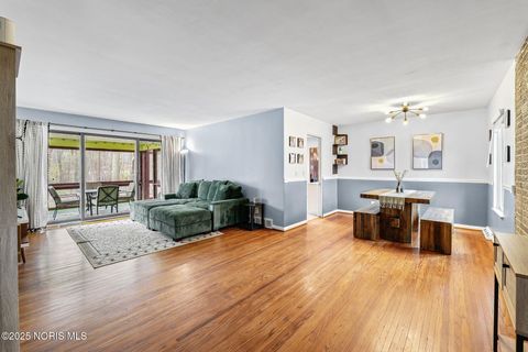 Tiny photo for 1626 Glenfield Lane, Toledo, OH 43614 (MLS # 10002363)